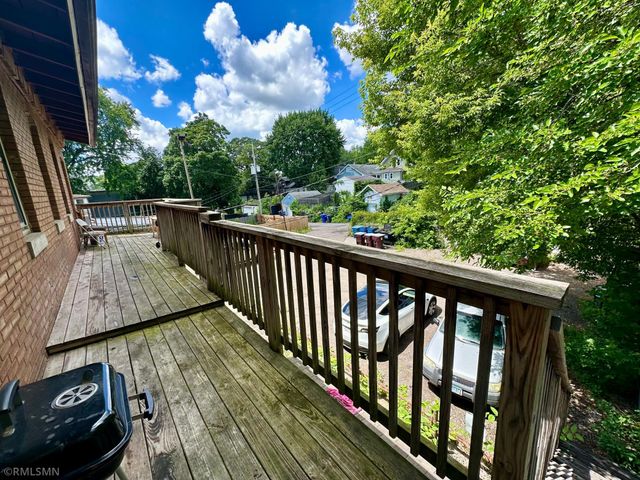 1047 Hudson Road, Saint Paul, MN 55106