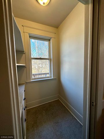 1047 Hudson Road, Saint Paul, MN 55106