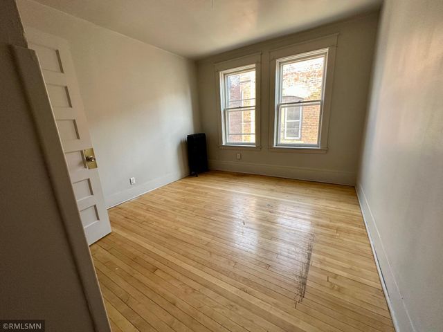 1047 Hudson Road, Saint Paul, MN 55106