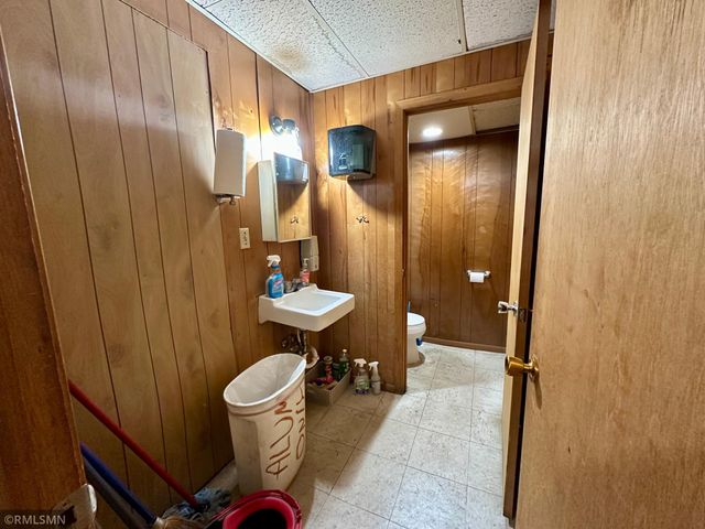 1047 Hudson Road, Saint Paul, MN 55106