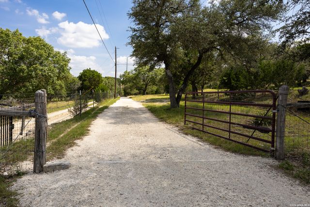 368D Fm 1376, Boerne, TX 78006