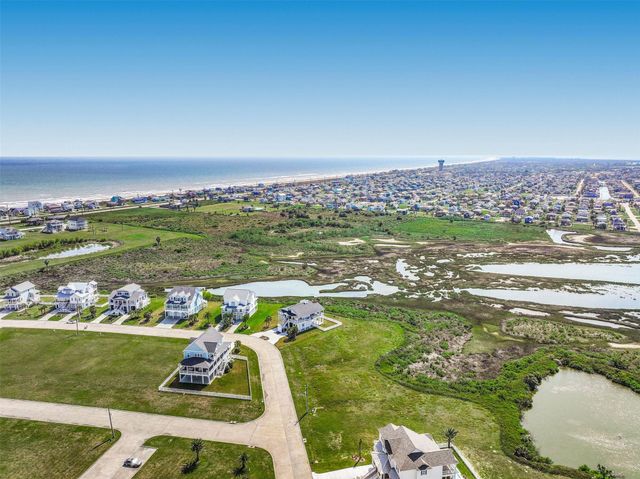 3906 Curlew Drive, Galveston, TX 77554