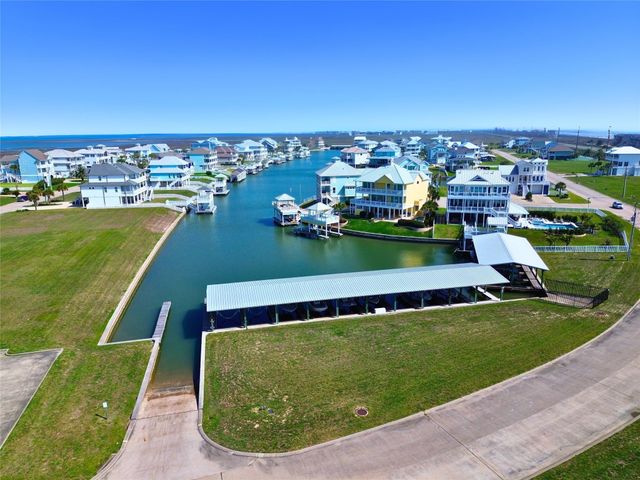 3906 Curlew Drive, Galveston, TX 77554