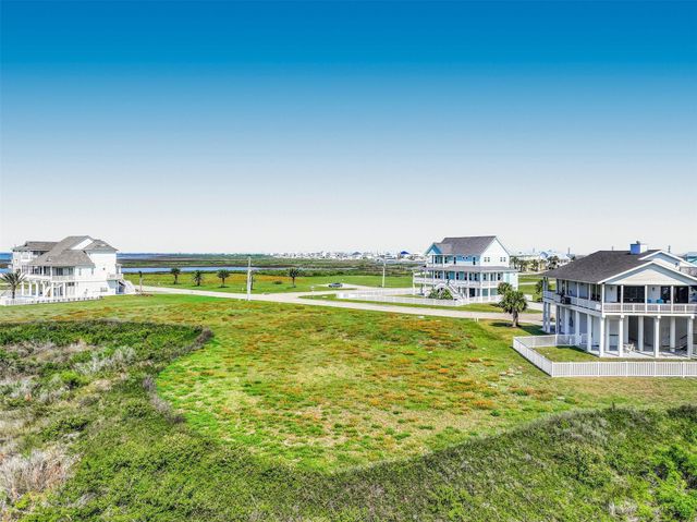 3906 Curlew Drive, Galveston, TX 77554