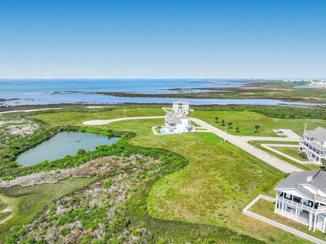 3906 Curlew Drive, Galveston, TX 77554