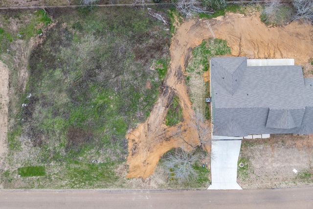 202 Splitrail Drive, Mabank, TX 75143