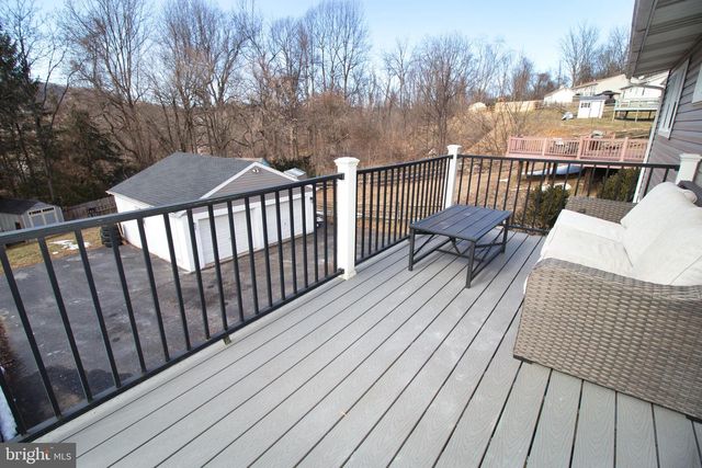 30 LINDY LN, Boyertown, PA 19512