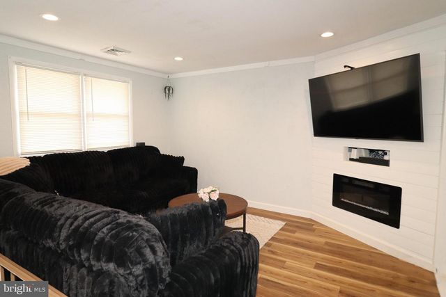 30 LINDY LN, Boyertown, PA 19512