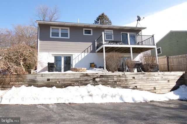 30 LINDY LN, Boyertown, PA 19512