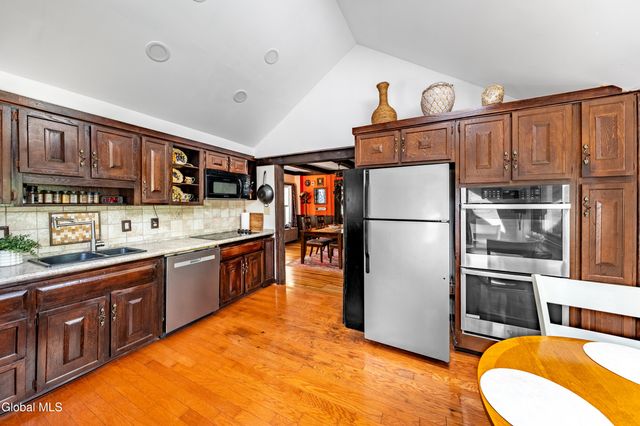 201 Kenwood Avenue, Bethlehem, NY 12054