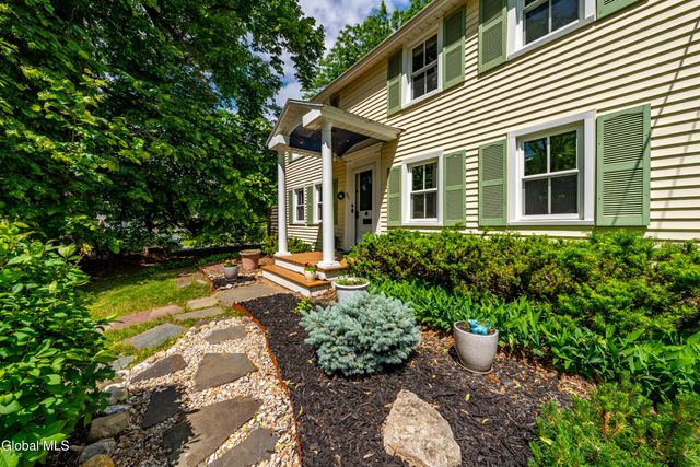 201 Kenwood Avenue, Bethlehem, NY 12054