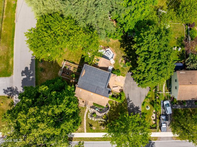 201 Kenwood Avenue, Bethlehem, NY 12054