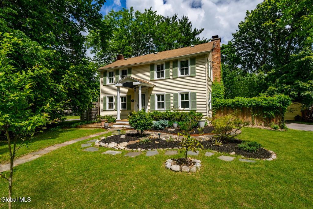 201 Kenwood Avenue, Bethlehem, NY 12054