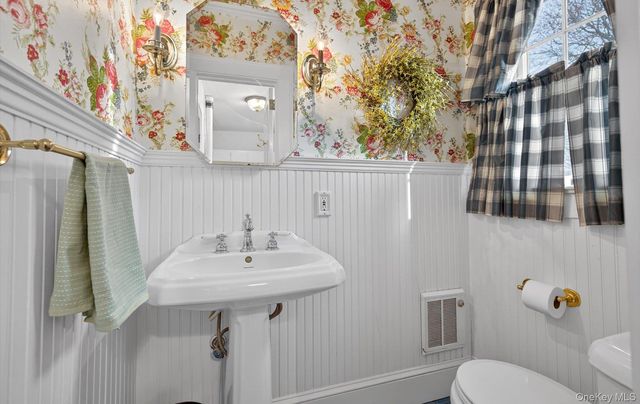 1174 5th Avenue, East Northport, NY 11731