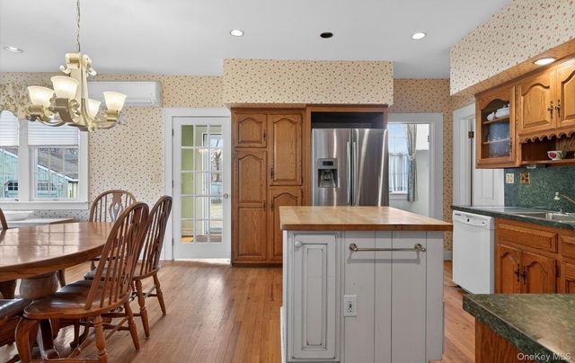 1174 5th Avenue, East Northport, NY 11731