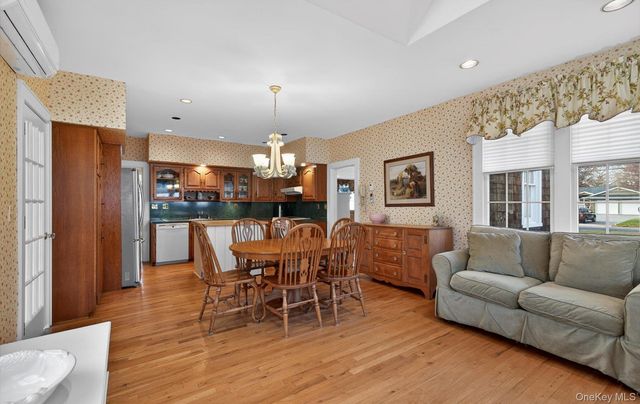 1174 5th Avenue, East Northport, NY 11731