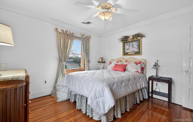 1174 5th Avenue, East Northport, NY 11731