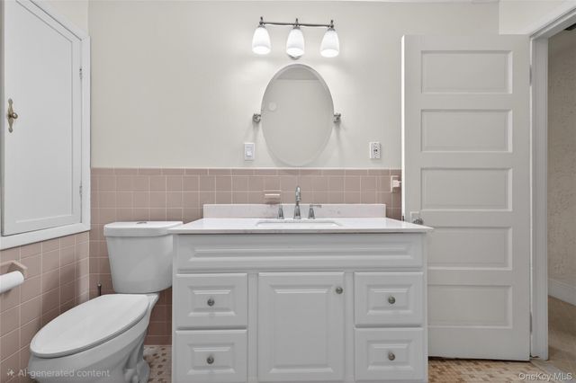 1174 5th Avenue, East Northport, NY 11731