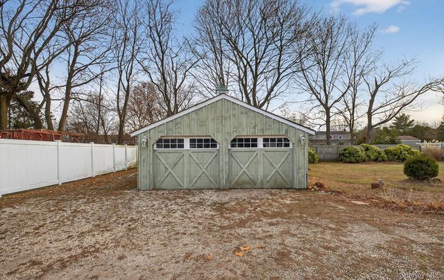 1174 5th Avenue, East Northport, NY 11731