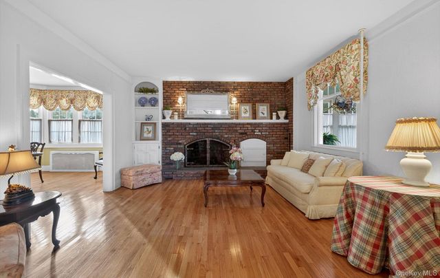 1174 5th Avenue, East Northport, NY 11731