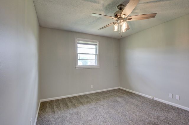 120 Tandy Dr, Clarksville, TN 37042
