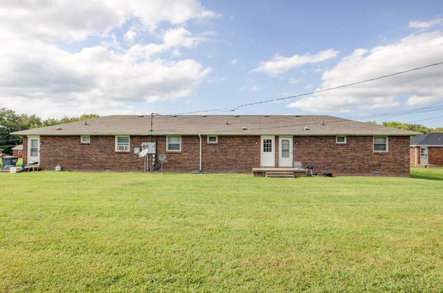 120 Tandy Dr, Clarksville, TN 37042