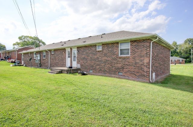 120 Tandy Dr, Clarksville, TN 37042