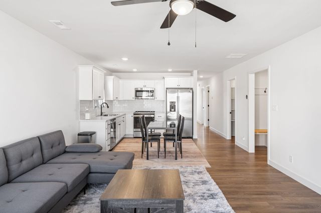 2601 FRAZIER LP, Columbia, MO 65202