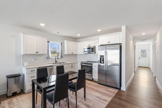 2601 FRAZIER LP, Columbia, MO 65202