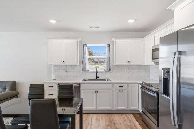 2601 FRAZIER LP, Columbia, MO 65202