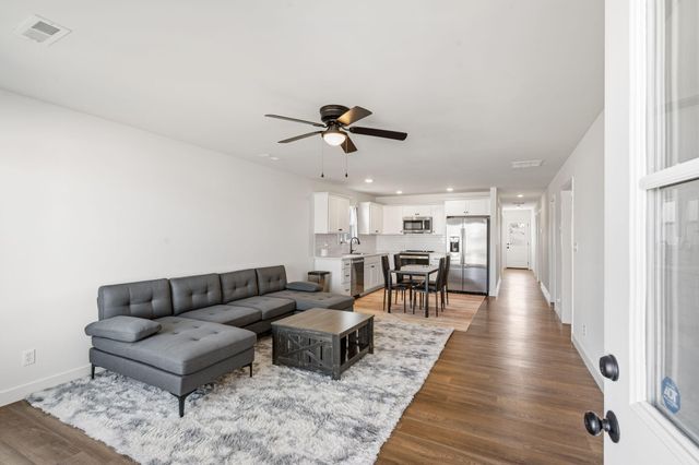 2601 FRAZIER LP, Columbia, MO 65202