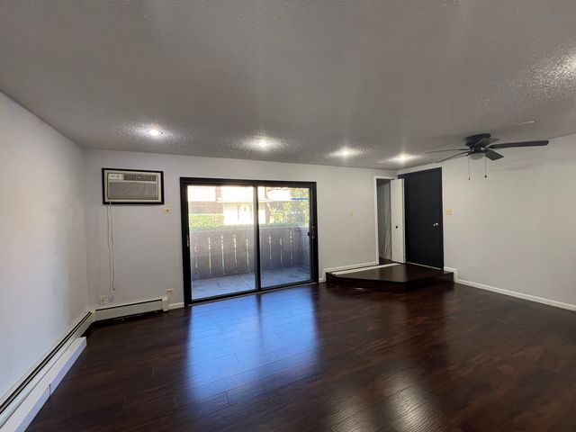 8 Echo Court 2, Vernon Hills, IL 60061