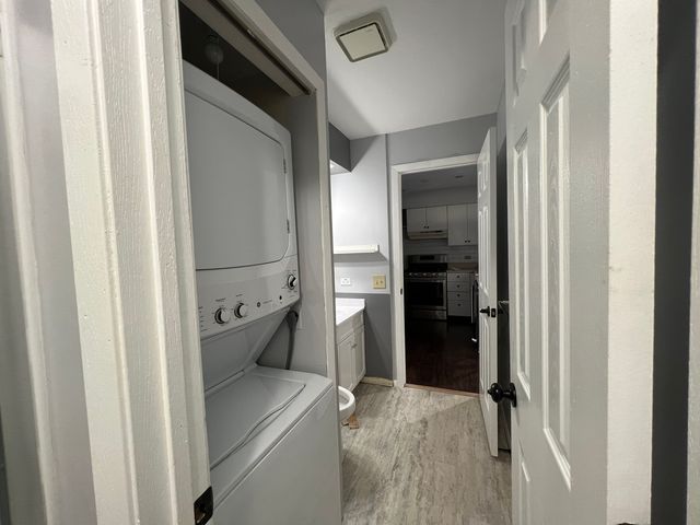 8 Echo Court 2, Vernon Hills, IL 60061