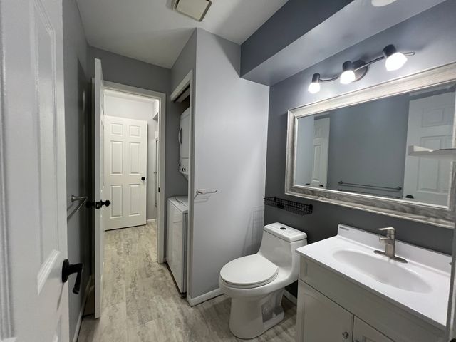 8 Echo Court 2, Vernon Hills, IL 60061