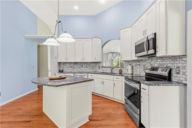 1045 Queensbury Run, Acworth, GA 30102