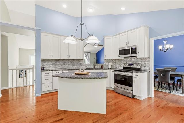 1045 Queensbury Run, Acworth, GA 30102