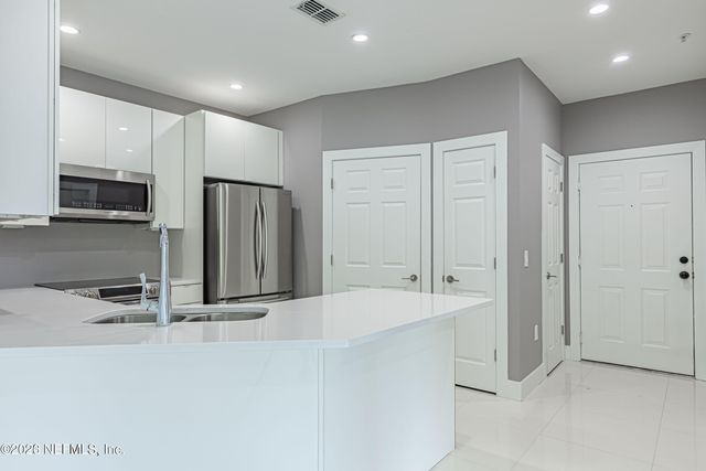 10961 BURNT MILL Road 1125, Jacksonville, FL 32256