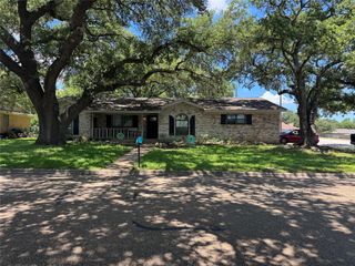 2000 Kirk Drive, Brenham, TX 77833