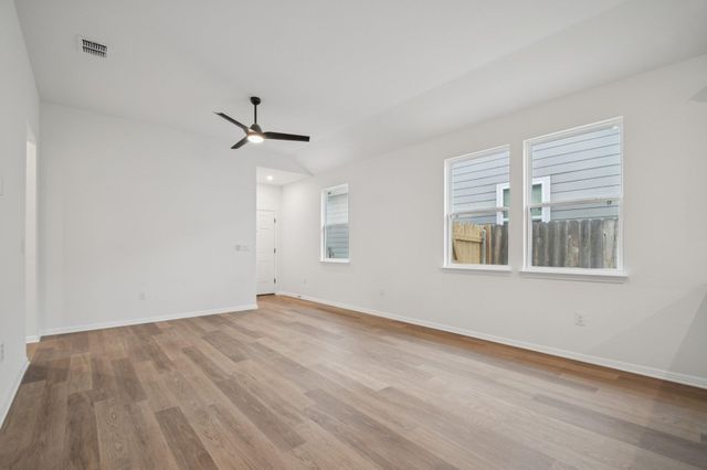 509 Porter Country PKWY, Buda, TX 78610