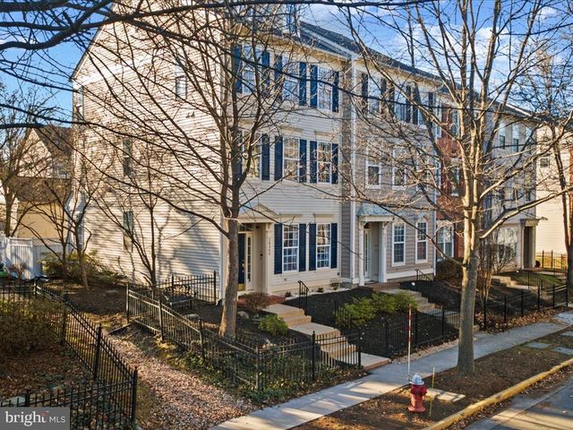 20345 BOWFONDS ST, Ashburn, VA 20147