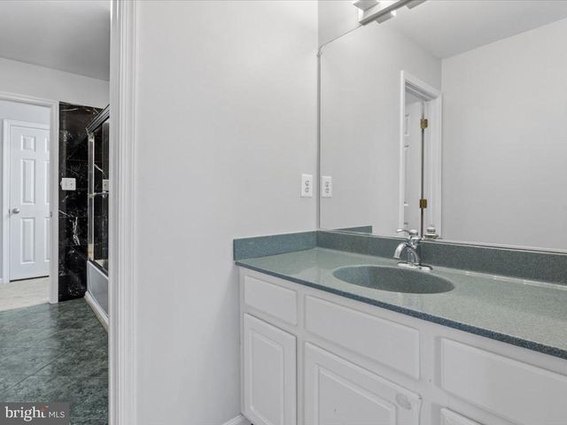 20345 BOWFONDS ST, Ashburn, VA 20147