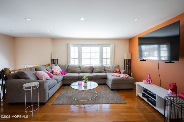105 Conrad Court, Manchester, NJ 08759