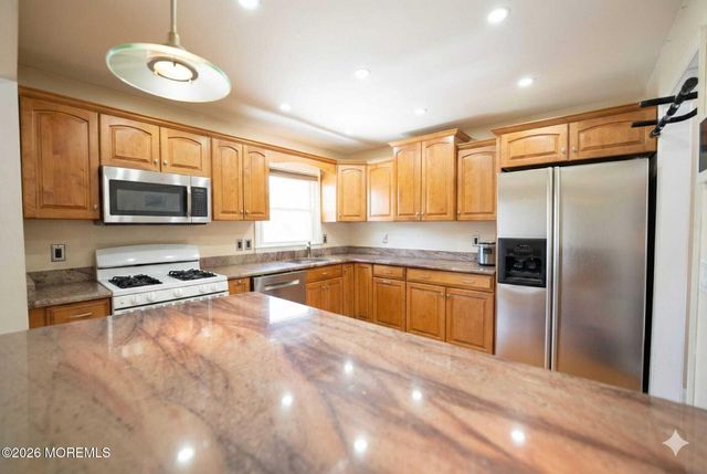 105 Conrad Court, Manchester, NJ 08759