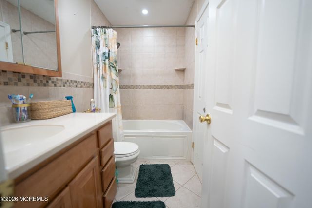 105 Conrad Court, Manchester, NJ 08759