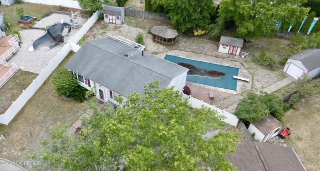 105 Conrad Court, Manchester, NJ 08759