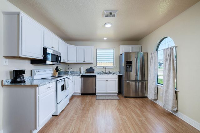 16859 W Juneau, Montgomery, TX 77316