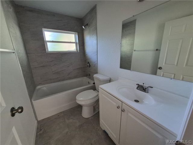 6 S Barbour Street, Beverly Hills, FL 34465
