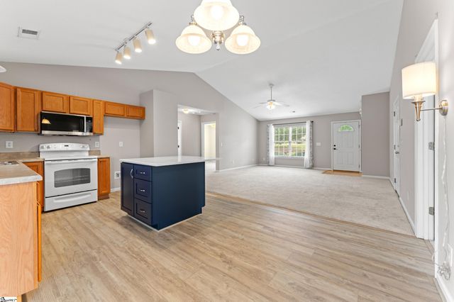 2 Reid Valley Court, Taylors, SC 29687