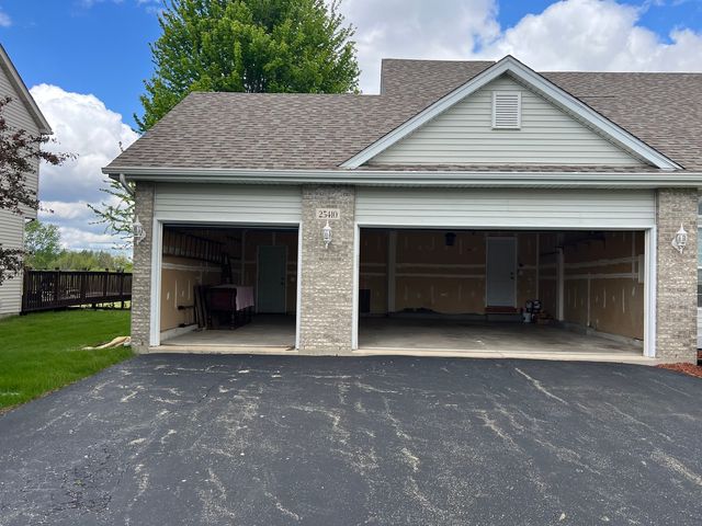 25410 W Latham Court, Plainfield, IL 60585
