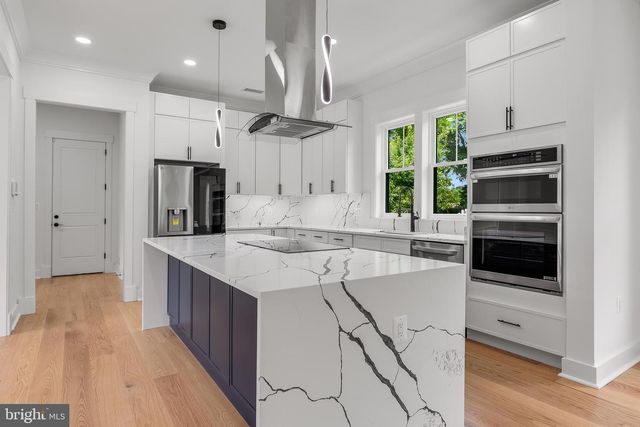 2817 DEREK RD, Alexandria, VA 22306